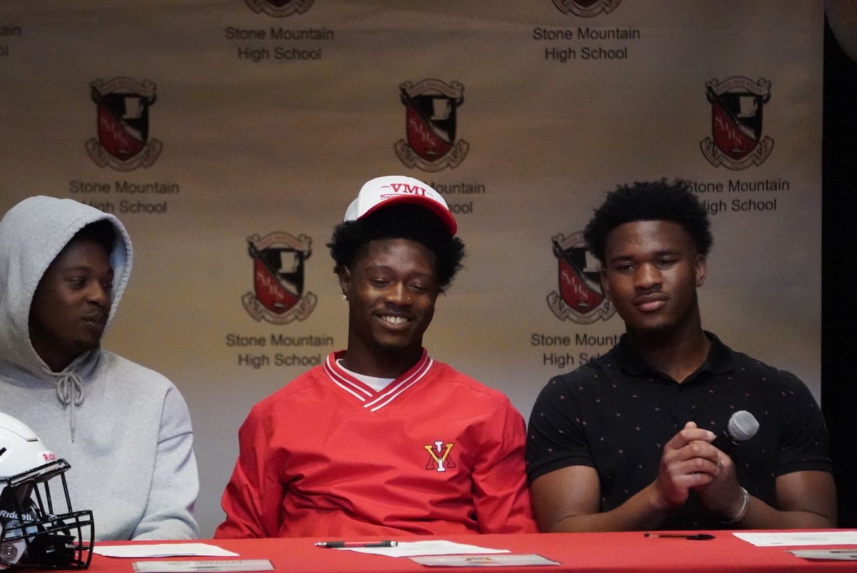 JayChampNews's tweet photo. Stone Mountain football held its first singing day since 2019 when Jabril Dixon, AJ Hardge, and Ali Diakite signed scholarships.

Coach David Roberson talked about what it means for the program and how new transfer portal rules changed college recruiting. https://t.co/UhM9Nt8L7b https://t.co/pFlbOtjtq5