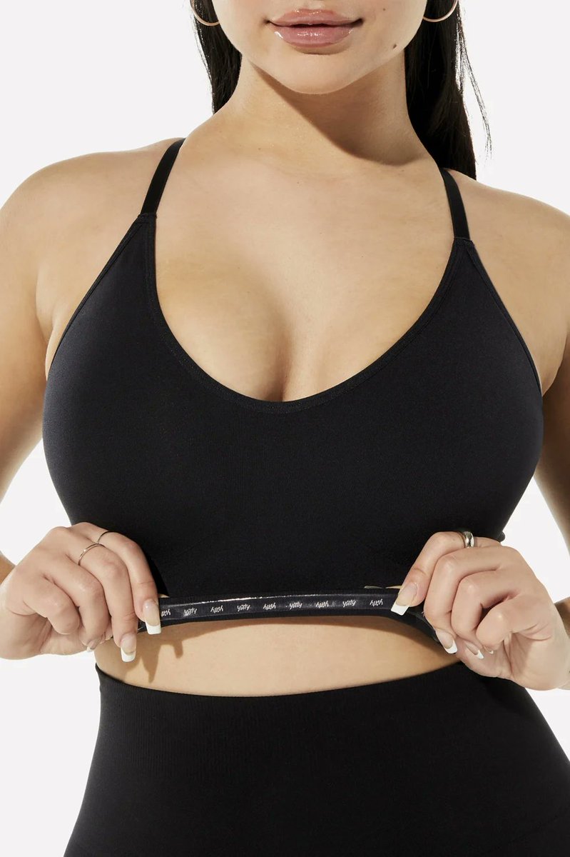 Yitty's tweet photo. THE bra is here in the colors u need 🔥 Our Nearly Naked Plunge Bra features removable pads, sculpting stitches to define the tiddies and comfy, convertible racerback straps. Thank us later <3
#SHOPIT ➡️ https://t.co/kkKyIlNXRT https://t.co/v9GRwJuPkJ