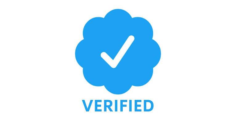 WYP_SallyB's tweet photo. Ah, Goodbye to my Twitter Blue Tick! It was nice while it lasted! #CheersElon 🙄 https://t.co/QtTZOpiUim