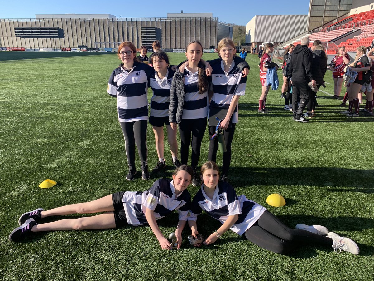 LHS_HWB's tweet photo. Great day with the S1 girls rugby team this afternoon.🏉🏉

3 wins and a draw from 6 games in the tournament 🙌👌

Well done to the three referees, two who have only recently qualified 👍👍 https://t.co/XVoDVlEqJM