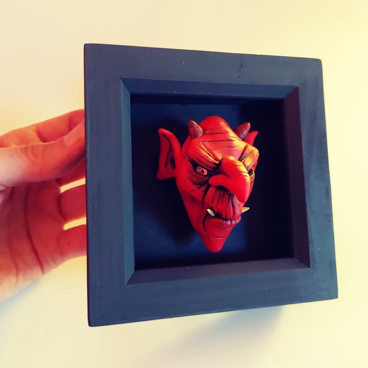 Pabloonas's tweet photo. Little Demon head in a box frame added to my Etsy shop today 🖤
https://t.co/NeO0GNWFah 
#HorrorFamily #HorrorCommunity #HorrorFam #horrortale #HorrorLove https://t.co/hmTx4VacYB
