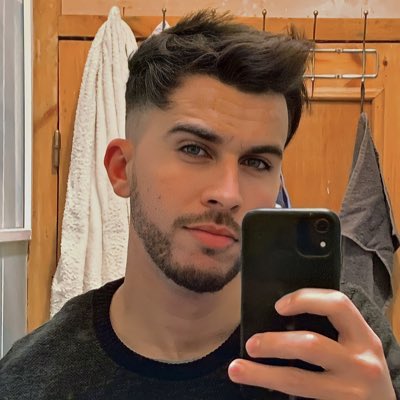 itsme7amza's tweet photo. #NewProfilePic https://t.co/P5sg14Ioe9