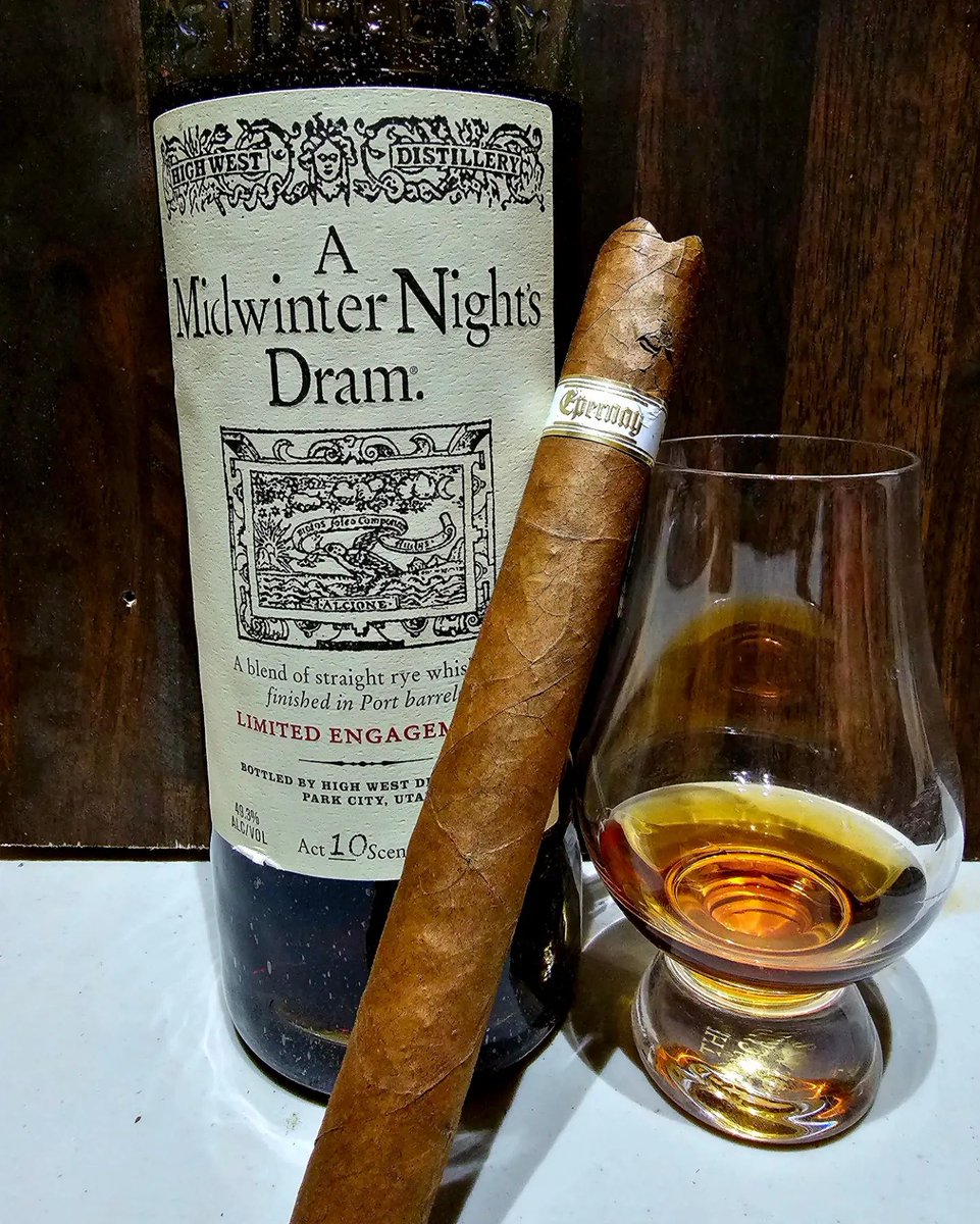 illusionecigars's tweet photo. 📷 by @spiritedsmokes: Finally feeling better so went with two old trustworthys. drinkhighwest Midwinter Nights Dram and @illusione_cigars Empernay. #bourbon #bourbonthieves #whiskey #highwestdistillery #illusionecigars #epernay #cigars https://t.co/2LDbL35mIE