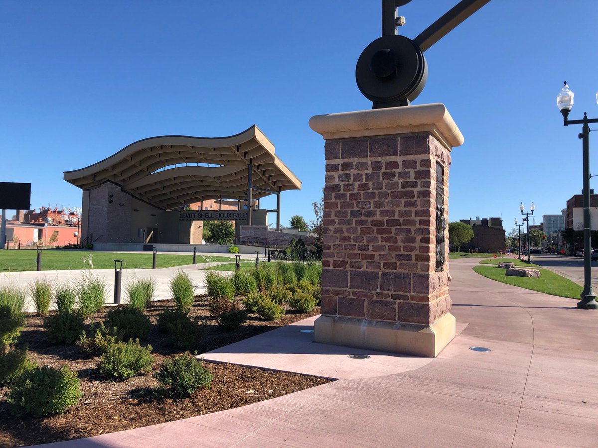 Sunday Showcase: Levitt at the Falls

<a href="/LevittSF/">Levitt at the Falls</a> presents a season of 50 free professional concerts of various genres each summer.
Volunteers are needed to help the concert season run smoothly and make everyone’s experience a great one.

#WeAreAU | #Serve