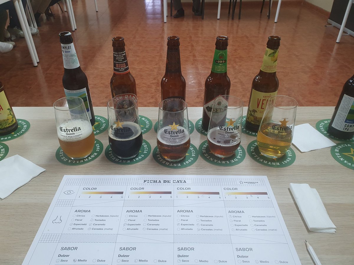 Cata de cervezas con el #clubdemarketingalmeria en <a href="/estrellalevante/">Estrella de Levante</a>!! 🍺