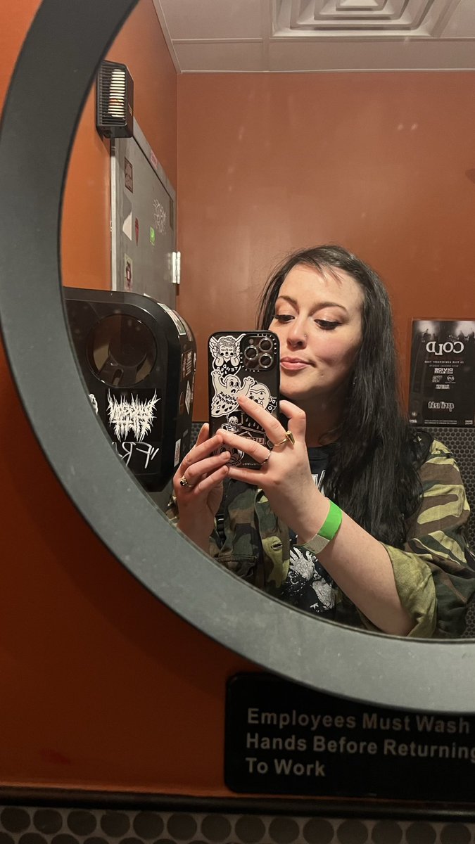 bitchgrits's tweet image. 