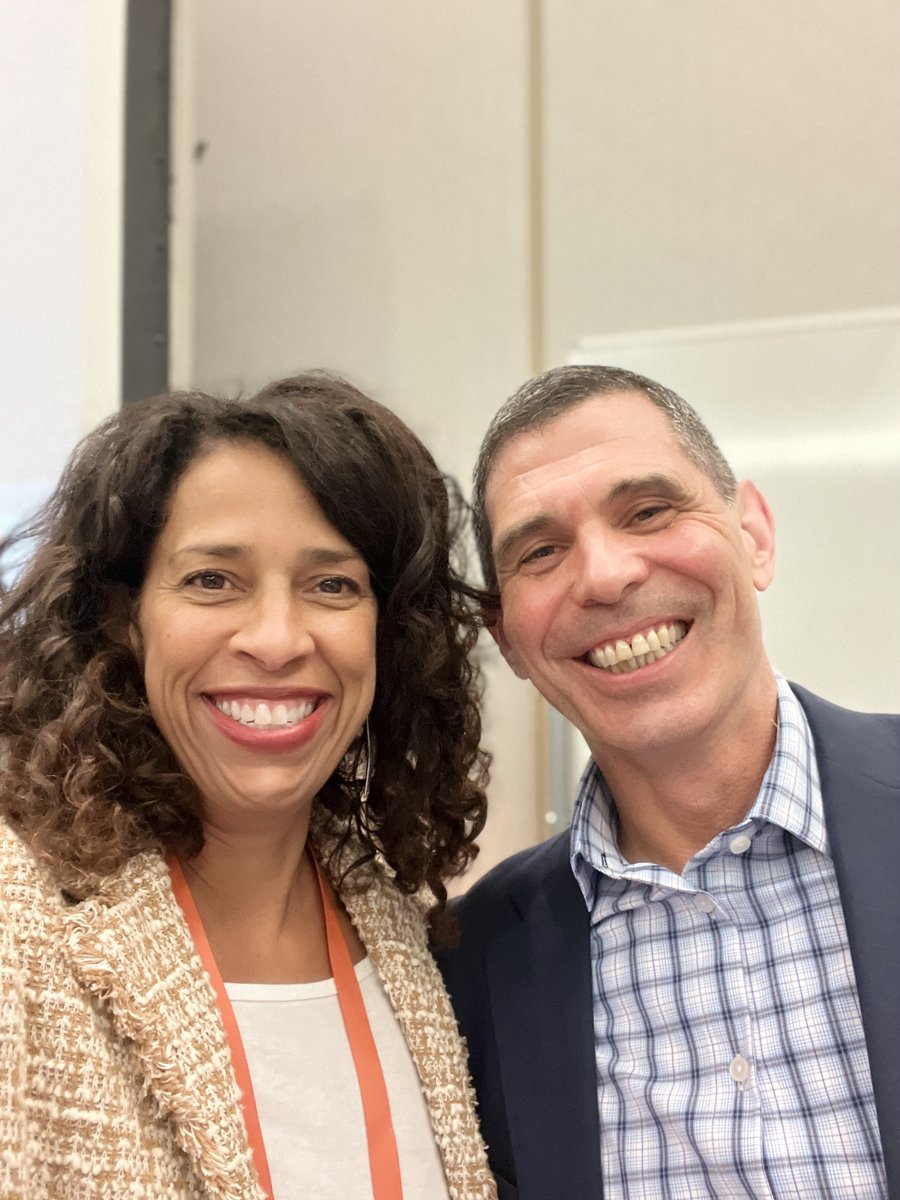Reuniting with dear friends. <a href="/RandStagen/">Rand Stagen</a> shared best practices for the visionary, an integrator relationship at the EOS conference. Packed house! 

#Stagan #Processs #Visionaries #Integrators #EOSConf2023