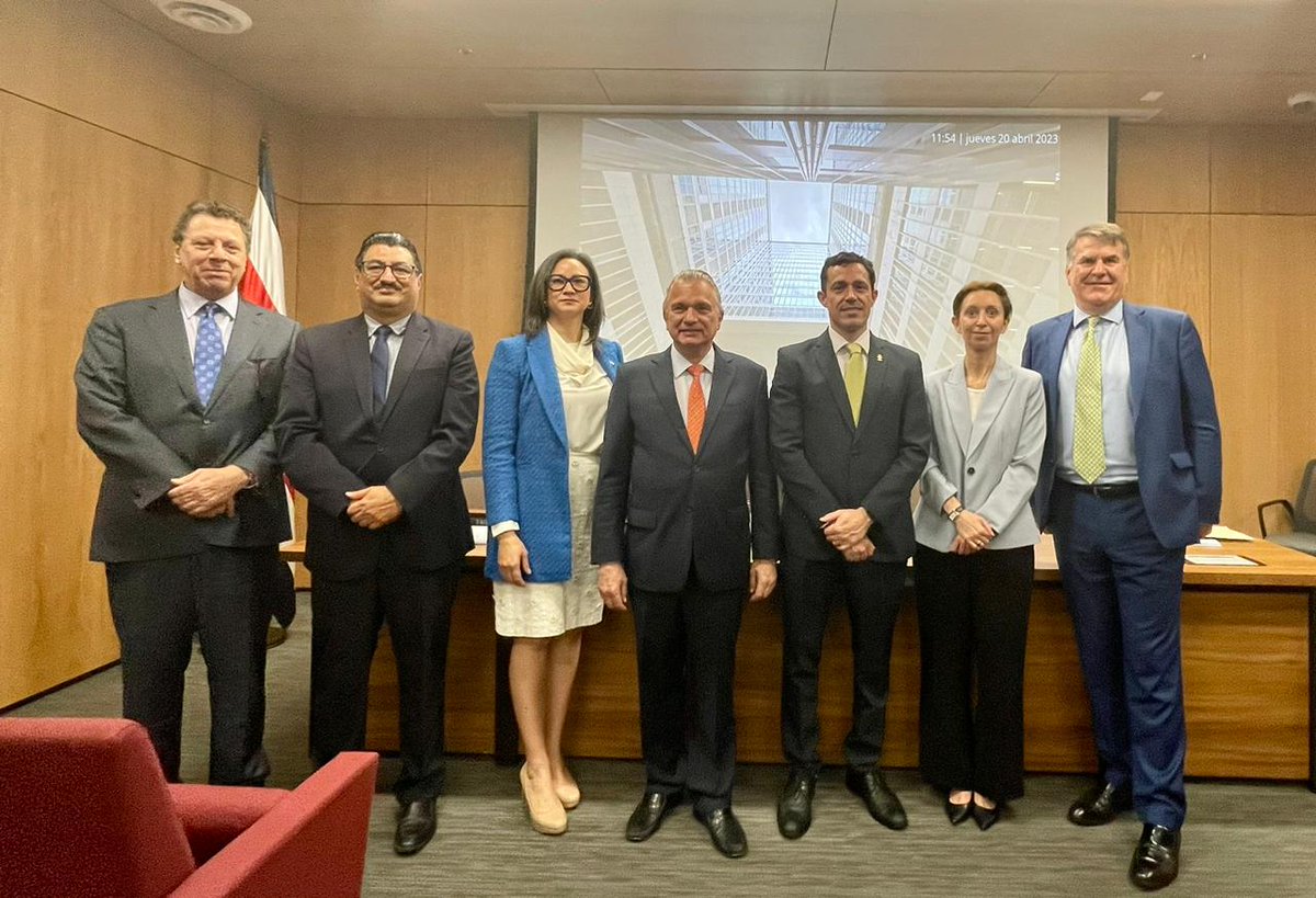 Apoyando a nuestros co-lideres del @HACfornaturean1 🇨🇷 y 🇫🇷 quienes serán anfitriones de la UNOC 2025. 

Emocionado de ver los planes para la reunión de junio del 2024 en 🇨🇷 para promover la economía azul, y el control y protección del océano. 🌊