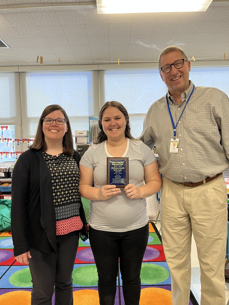 GrandviewCSD4's tweet image. EMPOWER PASSION: Our last GC-4 Mentor Award Finalist goes to Belvidere teacher Ms. McKaiya Jacobs. Assistant Superintendent Dr. Royce Powelson and Principal Samantha Dane popped into her class to celebrate her recognition.  #EmpowerPassion