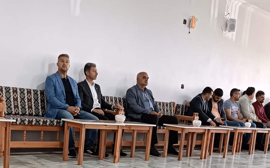 DerikDeva's tweet photo. Derik İlçe Başkanı Seydo Dem ve yönetimi ile Derik ilçesine bağlı Kovalı köyünde vefat eden ERDEM Ailesine taziye ziyarettinde bulunduk merhuma Allah'tan rahmet ailesine başsağlığı diliyoruz.
#Alibabacan #Devapartisi #Seydodem #Mahmutaba #Derikdeva https://t.co/5rzVCFAMjV