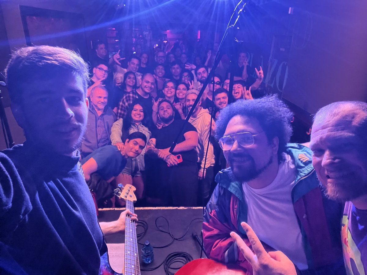 estadiabanda's tweet photo. Muchas gracias Madrid 🇪🇸

Nos vemos el 11/05 en la Sala Rockville ✌🏻

Los amamos ❤️ https://t.co/KCSbCivcnE