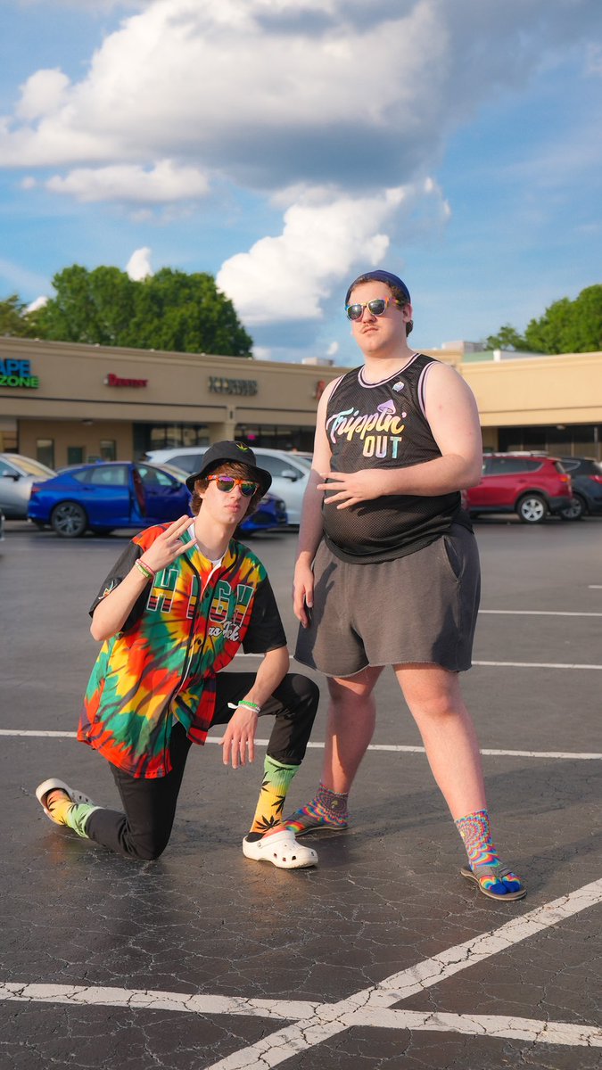 baylenlevine's tweet photo. Happy 4/20 from your favorite fucking stoners 🚫🧢 #Lit #Fye #Weed https://t.co/prXkHzMPcn