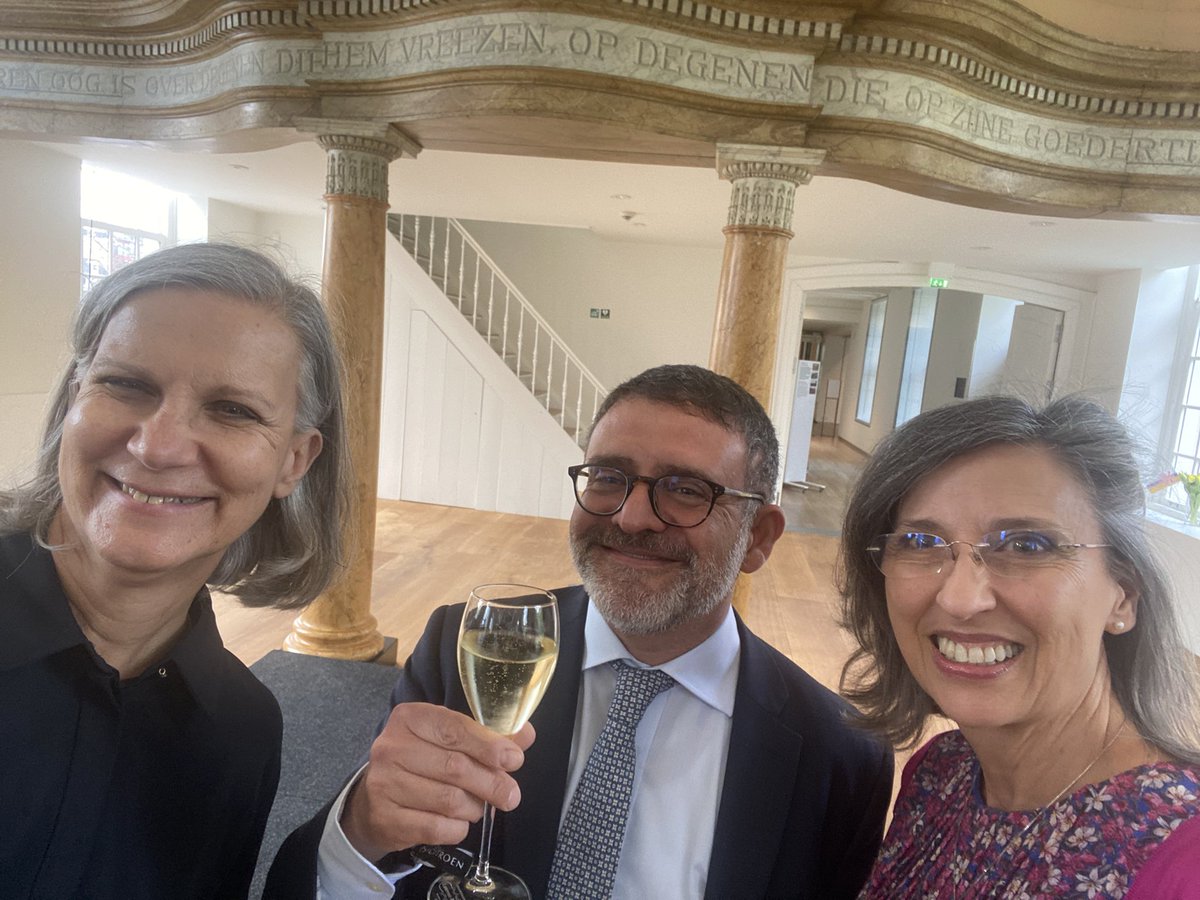 FrancesLanitou's tweet photo. #DutchDays Celebrating the opening of the Dutch Asparagus Season in #AmazingAmsterdam. Thank you to our host Emiel de Sévrèn Jacquet @Consulukr Honorary Consul of Ukraine in the Kingdom of the Netherlands for this wonderful reception at #TheHermitage https://t.co/1bFnCJ1yhs