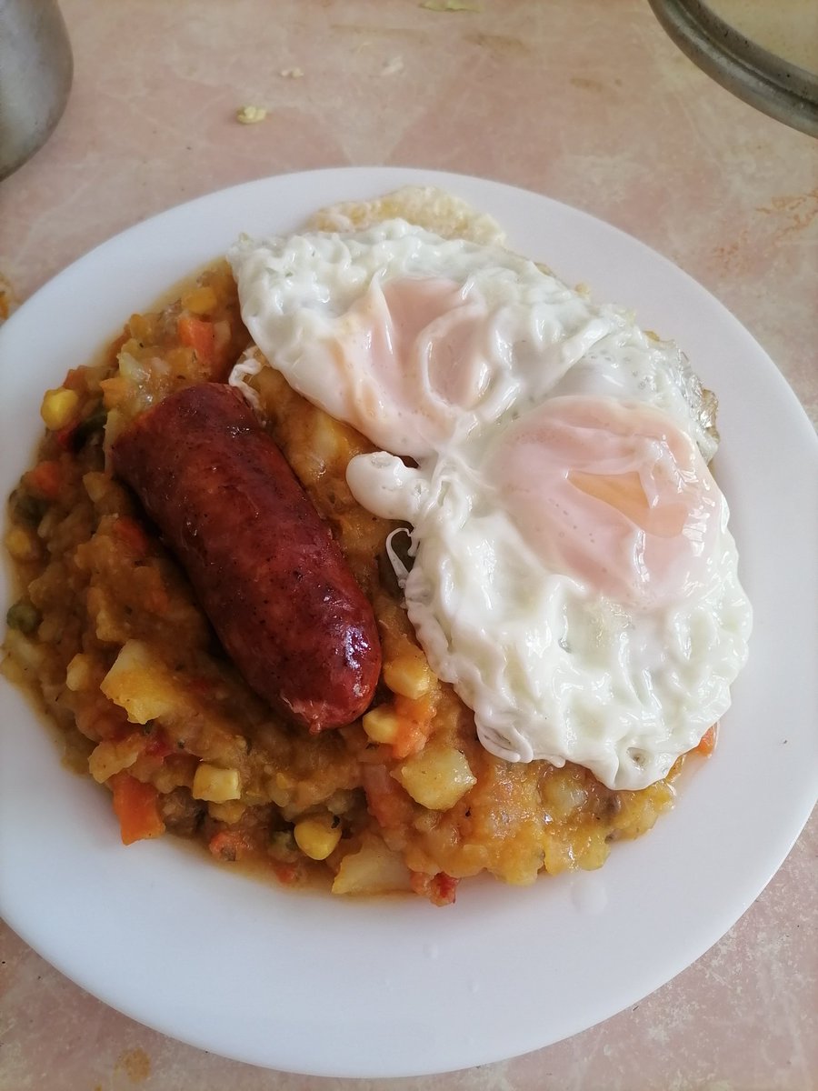 drasse62's tweet photo. Charquican con huevo y longa! Pal que lee!
Wenas tardes Tuiter.
#FelizJuevesATodos
#BoricUnGranPresidente
#NoAlSextoRetiro
#CarterLocalaLoca https://t.co/xgq4Xc6QqU
