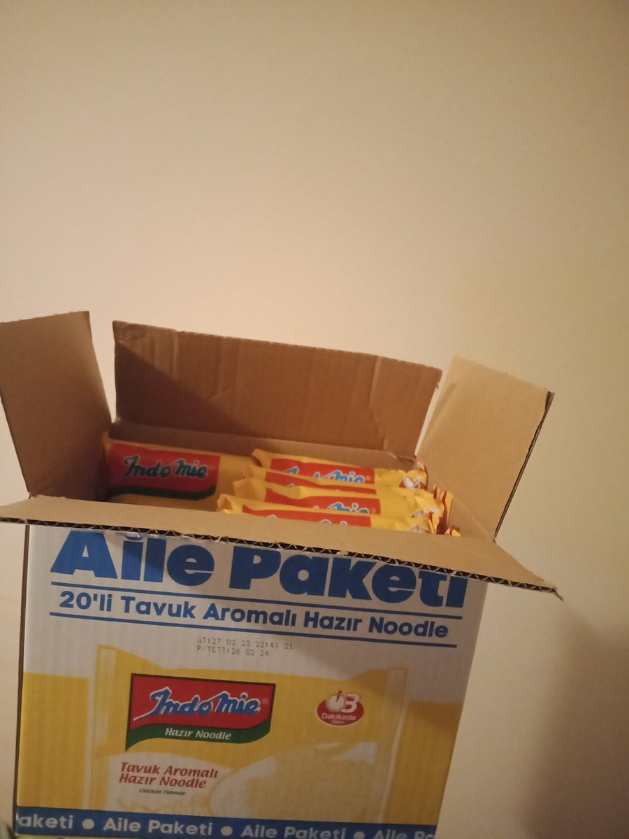 Son paramızı birleştirip 20'li indomie aldık çünkü öğrencilik bunu gerektirir <a href="/indomieturkiye/">Indomie Türkiye</a> #indomiee<3