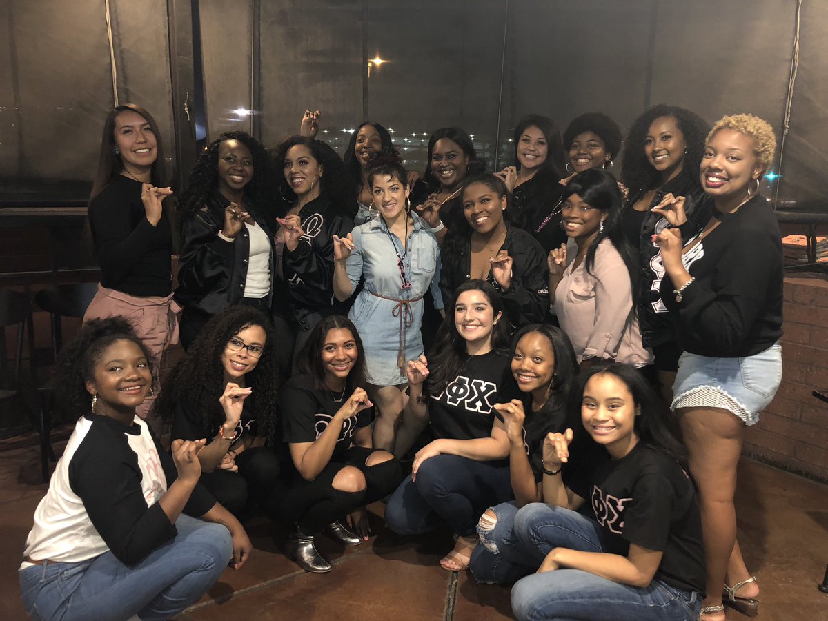 braaanNicole's tweet photo. Happy Omegaversary to my PCโs and I. ๐ค๐ค๐๐ #Olna2 #5club #OPC #MGC #Spring14 #nineyearsdown https://t.co/vq5tdCacPn
