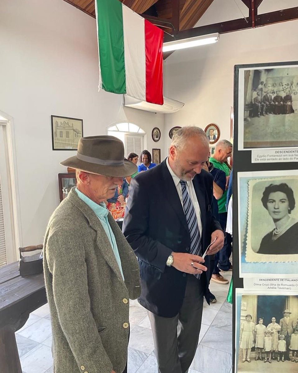 O Cônsul Geral Massimiliano Iacchini, acompanhado pelo Vice Cônsul Graziosi e o Dr. Scafati do <a href="/iicrio/">IIC Rio 🇮🇹</a>, visitaram hoje a cidade de Porto Real (RJ) com o Prefeito Alexandre Serfiotis e a Associação Italiana Vittorio Emanuele II, uma realidade dinamica e orgulhosa de suas origens🇮🇹