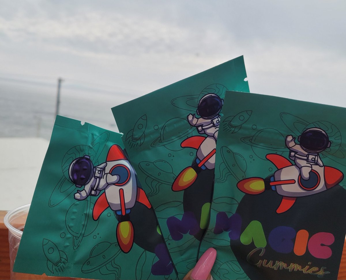 Bock66's tweet photo. Cause I believe in magical i’m dedicated to it on... #420day  #magicgummies https://t.co/mLoCXzn60G