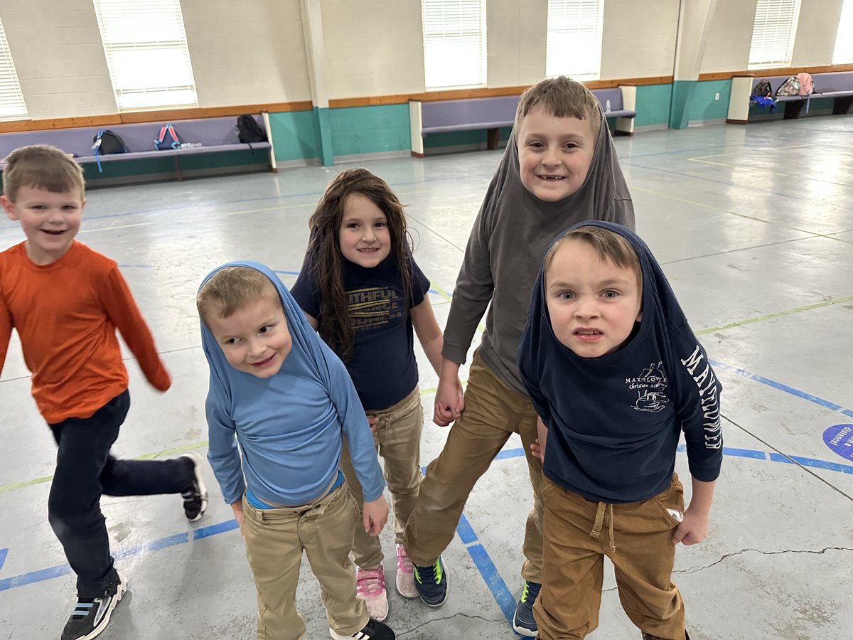 MayflowerSwVa's tweet photo. Recently Tribes came together for an exhilarating team-building activity called 'Crab Walk Line'. Team members formed a line while walking in a squatted 'crab-like' position. This activity required good communication, coordination, &amp; trust among our Tribe members. #TribeLife https://t.co/37SYs557c5