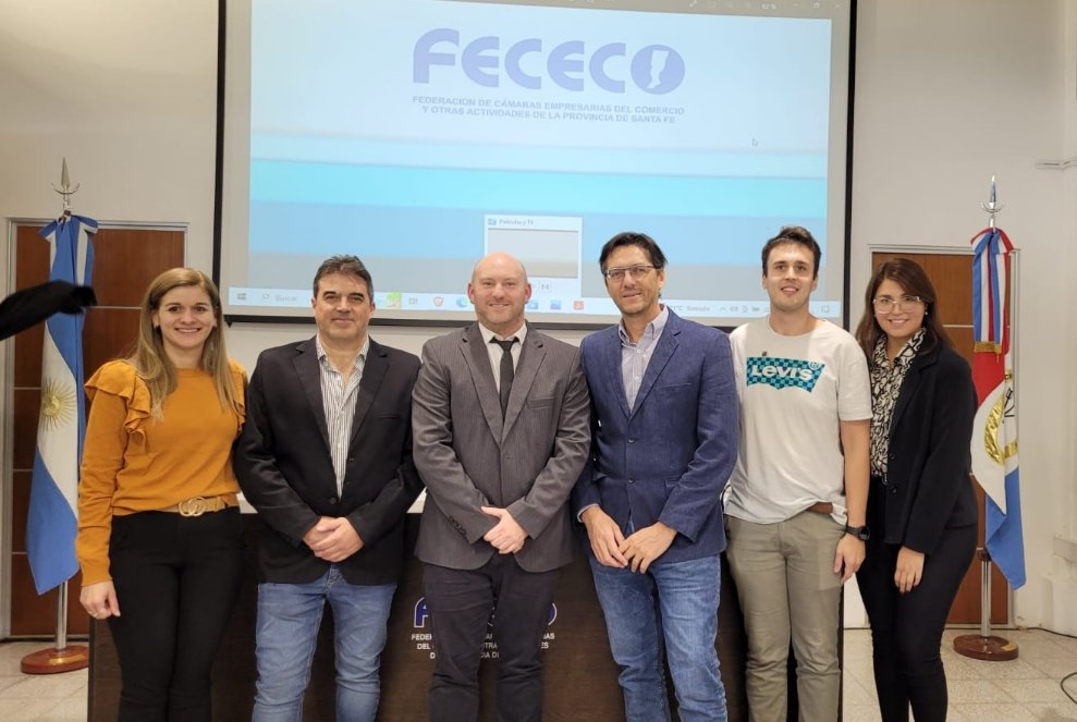 CICAEEsperanza's tweet photo. Asamblea FECECO 2023: CICAE presidente de la Federación.

Este jueves se celebró la Asamblea General de la Federación de Cámaras Empresarias de la Provincia de Santa Fe (@fececo), donde asumió como presidente @leandroaglieri 🫱🏻‍🫲🏼

La nota ➡️ https://t.co/5VwCP3FNWa https://t.co/LrWBLurqOG