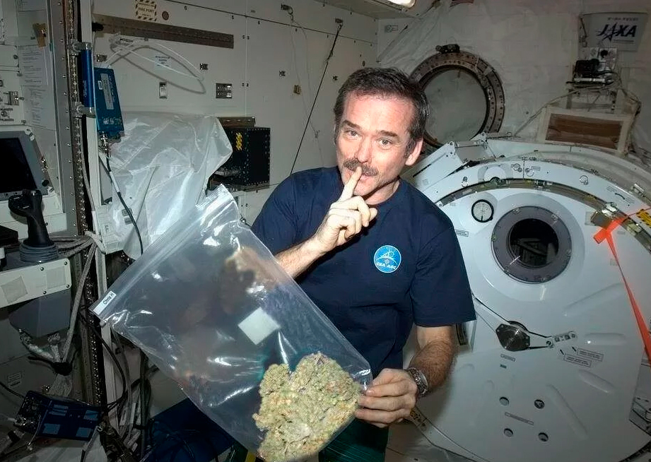 SPACE_ERC's tweet photo. We are preparing some stuff for our passengers https://t.co/vnFLQgQex8