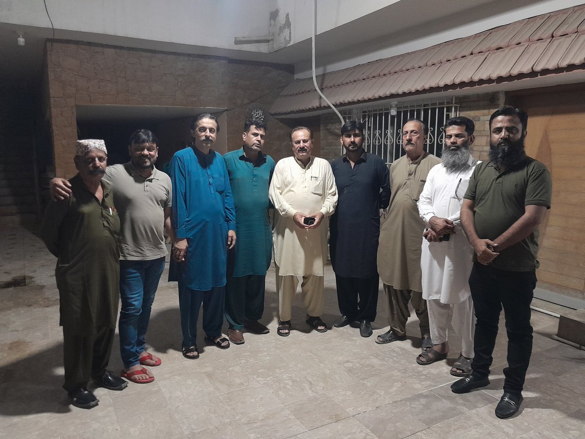 sallah_solangi's tweet photo. General Sec PPP Distt Central Dill Muhammadmet With Officials of City Areas Distt Central PPP Karachi.
During the meeting, organizational and political issues were discussed.
@BBhuttoZardari @SaeedGhani1 @murtazawahab1 @AzadareBenazir @WaqarMehdiPPP1 https://t.co/116b4OZvZP