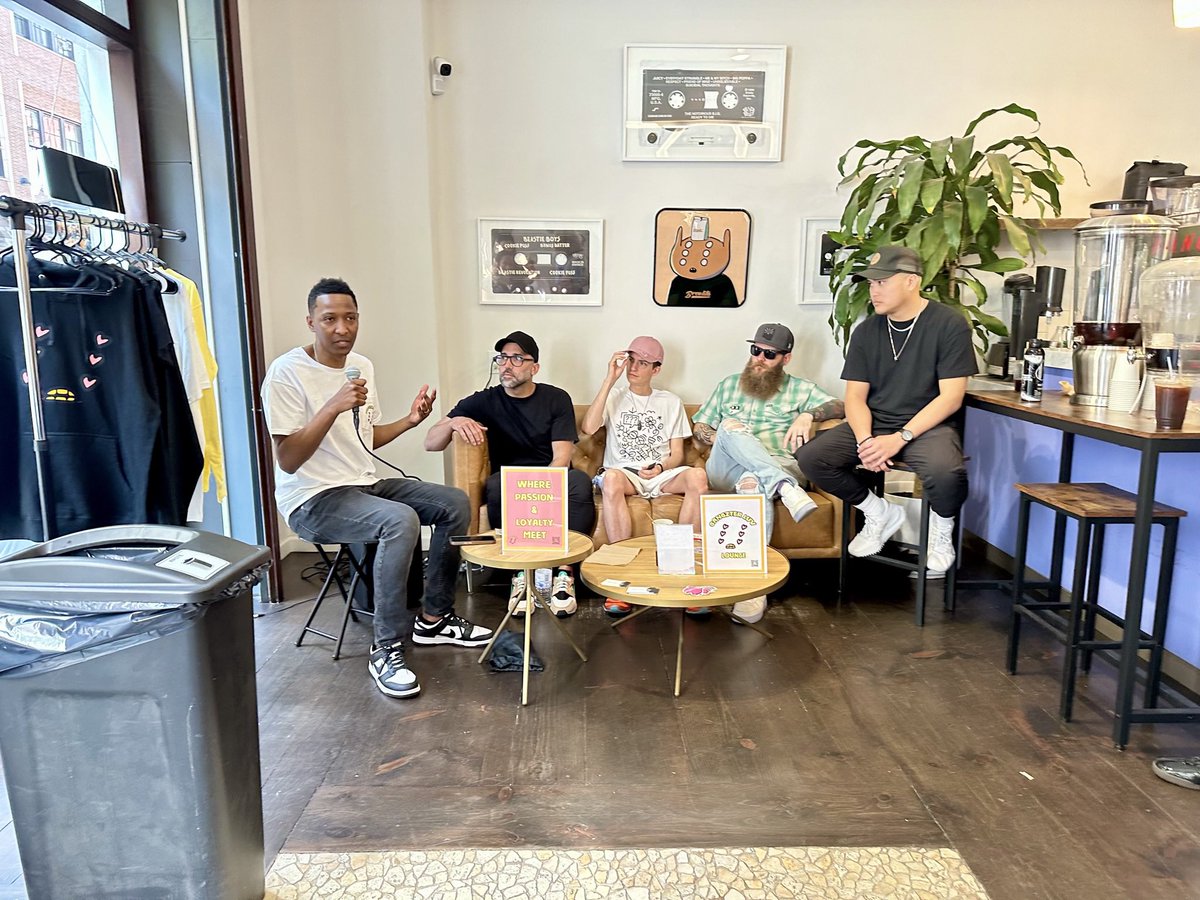 Gangzter_'s tweet photo. Advertising in Web3 MASTERCLASS Thread🧵
 
At @NFT_NYC the Gangzter Luv Lounge hosted Advertising in Web3 Powered by @greygroup, featuring @kahncept @VGFreakXBL @MikeFogg24 @_BR4DL3Y @JONiTHOM. They covered a wide range of topics and shared how they've found success in web3 🧵👇 https://t.co/gN23IqjjI0