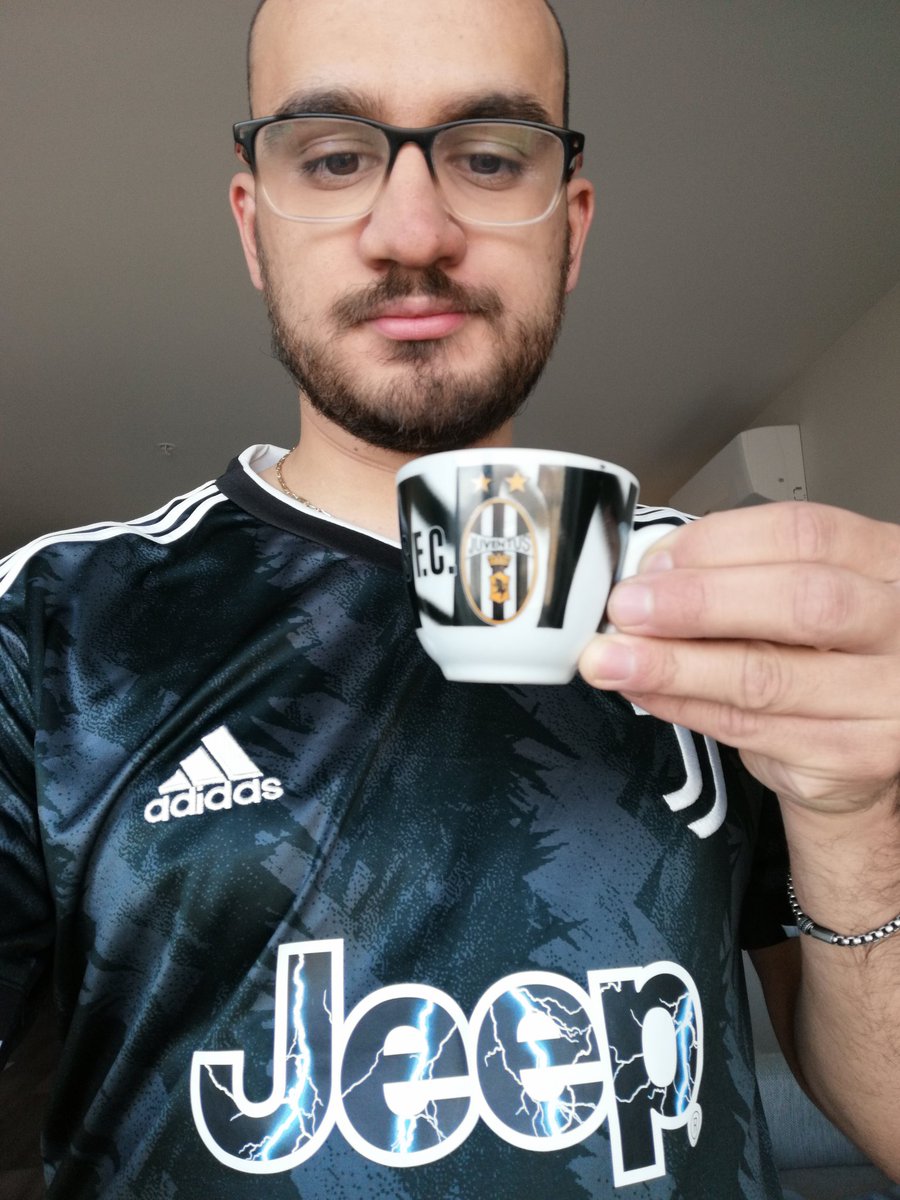 nicholas_calcio's tweet photo. So nervous, forza Juve ⚫⚪ #MatchdayKit https://t.co/rtaprtjQXD