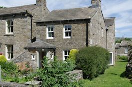 We have cottages available throughout May for short breaks and week stays in pretty villages and market towns. Search our availability at countryhideaways.co.uk. We'd love to help you find your next perfect holiday here in the dales - mailchi.mp/countryhideawa…