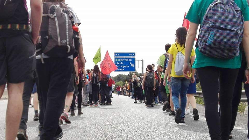 ☁️ #TalDiaComAvui fa 7 anys les estudiants caminàvem de la UAB al Parlament per aprovar una moció contra el 3+2.

Avui seguim alçades per una universitat pública al servei de les classes populars. ✊🏽

Fins la victòria, sempre!