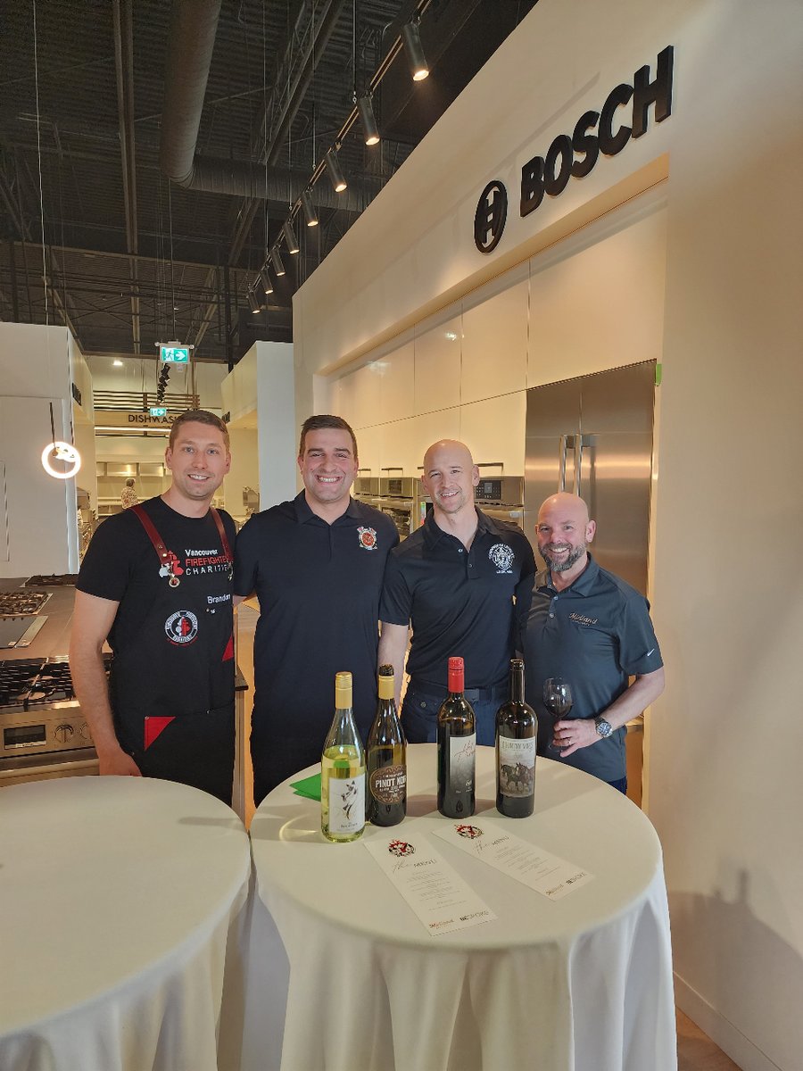 TLFCS's tweet image. Fire in the Kitchen was hosted by Midland Appliance &amp;amp; sponsored by Samsung's Bespoke lineup, the event was a success with catering from Vancouver Firefighter Charities and wine from Country Vines.  Thanks to @tlfcs @vancouverfirefighters @midlandappliance @countryvineswinery