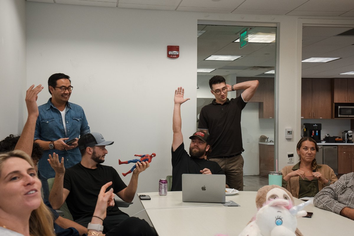 doorloopapp's tweet photo. Raise your hand if you love DoorLoop 🙋
Our team meetings are always filled with innovative ideas and valuable input from each member. At our workplace, we strive to create a welcoming and inclusive environment where every voice is heard and every idea is appreciated 🙌 #DoorLoop https://t.co/x5DQI9lgYM