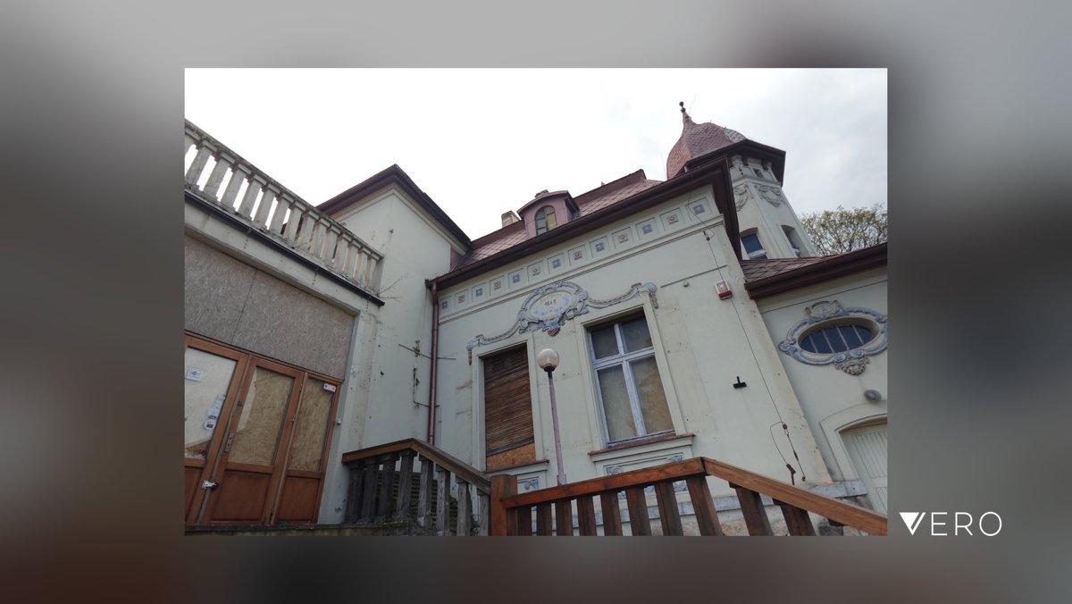 hajeq's tweet photo. #Architecture #Building #LowAngleView #House #Outdoors #Facade #Sky #picoftheday #lodz #poland #villa https://t.co/vQIZaPeStc https://t.co/5U2zPY3lGO