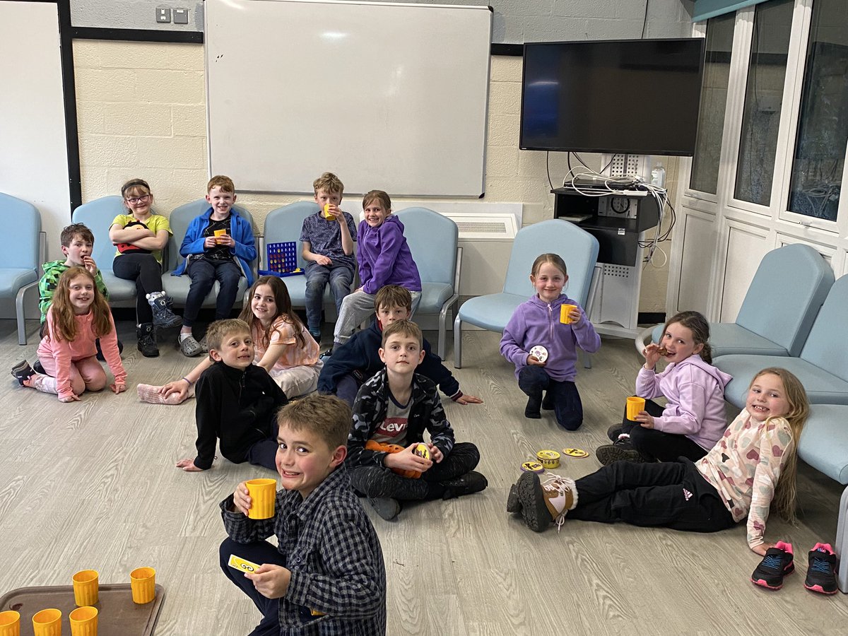 BeethamSchool's tweet photo. Having a hot chocolate, cookie and board games after a busy day. The children have been amazing! https://t.co/PCHoTDAGaj