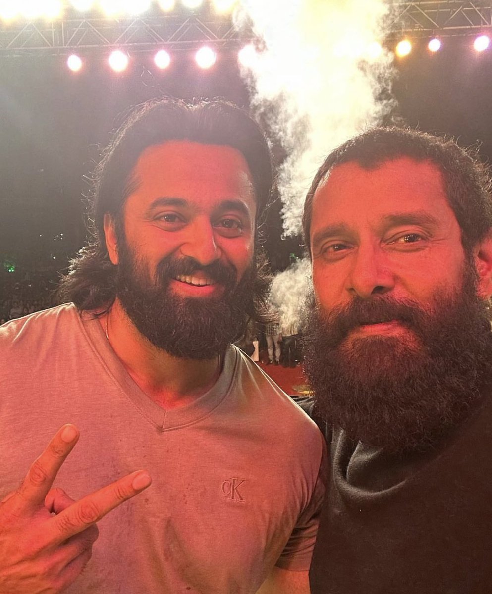 Iamunnimukundan's tweet photo. Finally after a decade long wait… got to meet my icon ❤️ THE GOAT ☺️ #ChiyaanVikram !! Wishing the best for #PS2 ☺️ https://t.co/XCUVvx22wp
