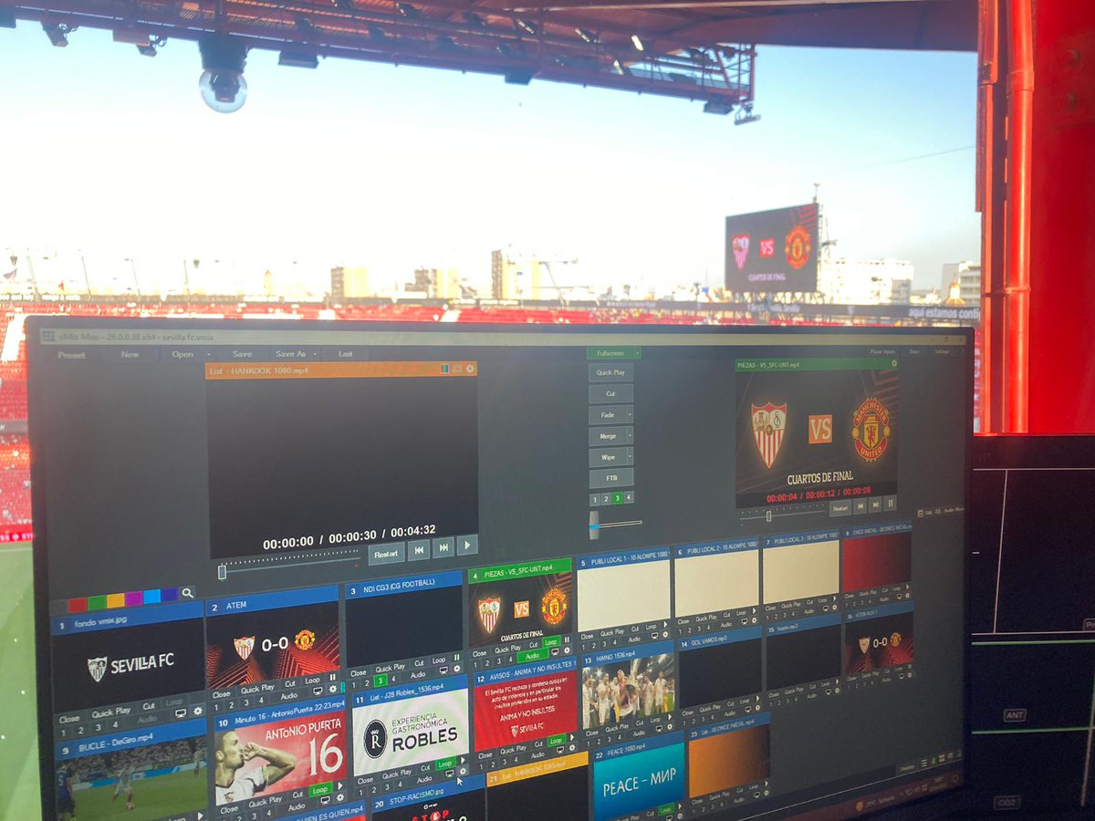 YBcomunicacion's tweet photo. ¡Arranca la #EuropaLeague en el #Pizjuán! Duelo por todo lo alto entre el rey de la competición, el @SevillaFC, y el @ManUtd_Es. Videomarcadores a punto gracias a nuestros compañeros de #yellowbricks

#SevillaFCManchesterUnited https://t.co/vG6Q0occSB