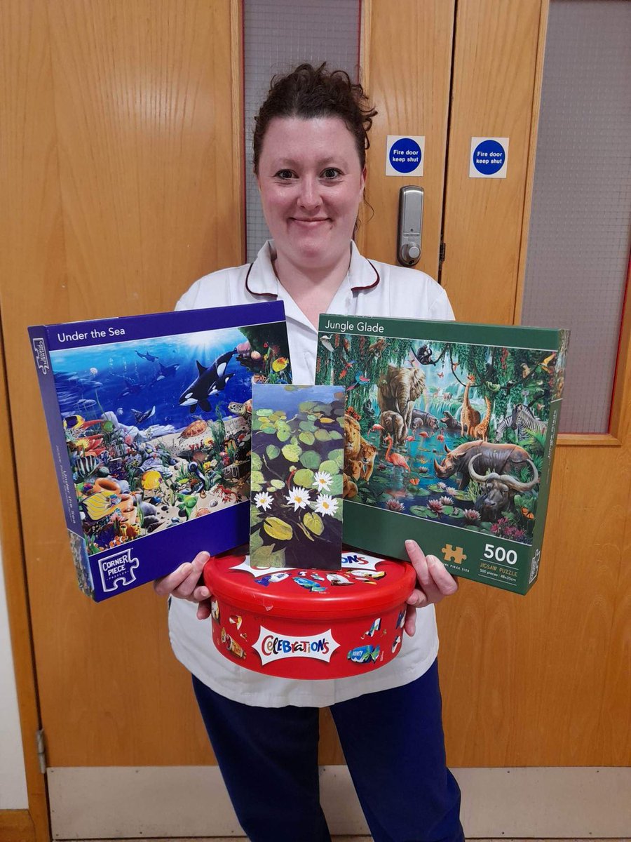 ⁦@BuryCO_NHS⁩ ⁦@nicrimm1⁩ ⁦@ExpTeamNCA⁩ some donations from one of our lovely patients who really enjoyed the activities in the ward 8&9 activity room #patientexperience