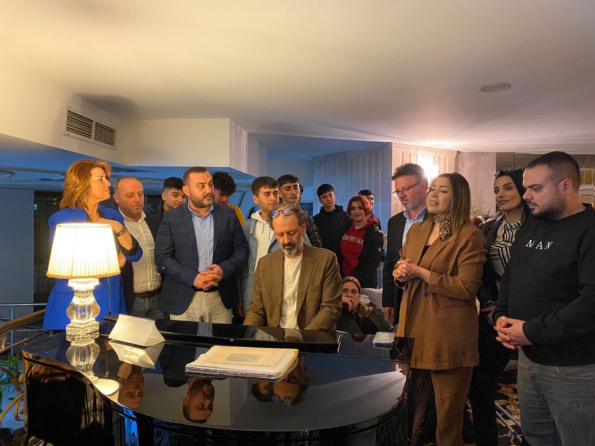 Ve İstiklâl Türkilerimizi söyledik; Türkiye Yüzyılının kıymetli solisti Sezen Kiremit’le…