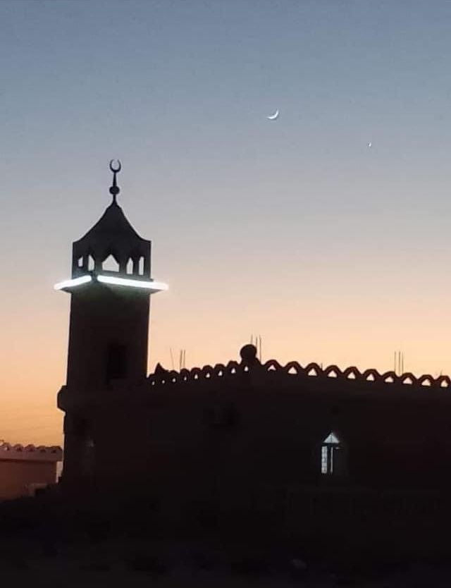 الغرياني عور وعين الاخري تشوف ف حفتر بس كيف بيشوف الهلال