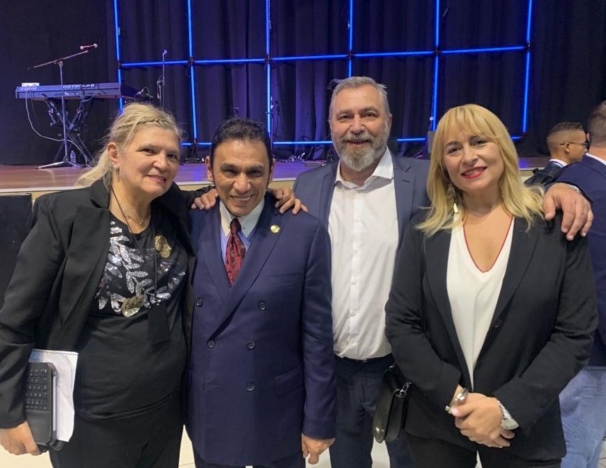 iglesiadelcent's tweet photo. Nuestros pastores en el Congreso Iberoamericano por la Vida y la Familia realizado en Córdoba con representantes de 1️⃣7️⃣ países encontrándose con amigos de distintos países que abrazan la causa de defender y poner en alto la familia como diseño de Dios ❤️🙌 https://t.co/8oHbyFHk1V