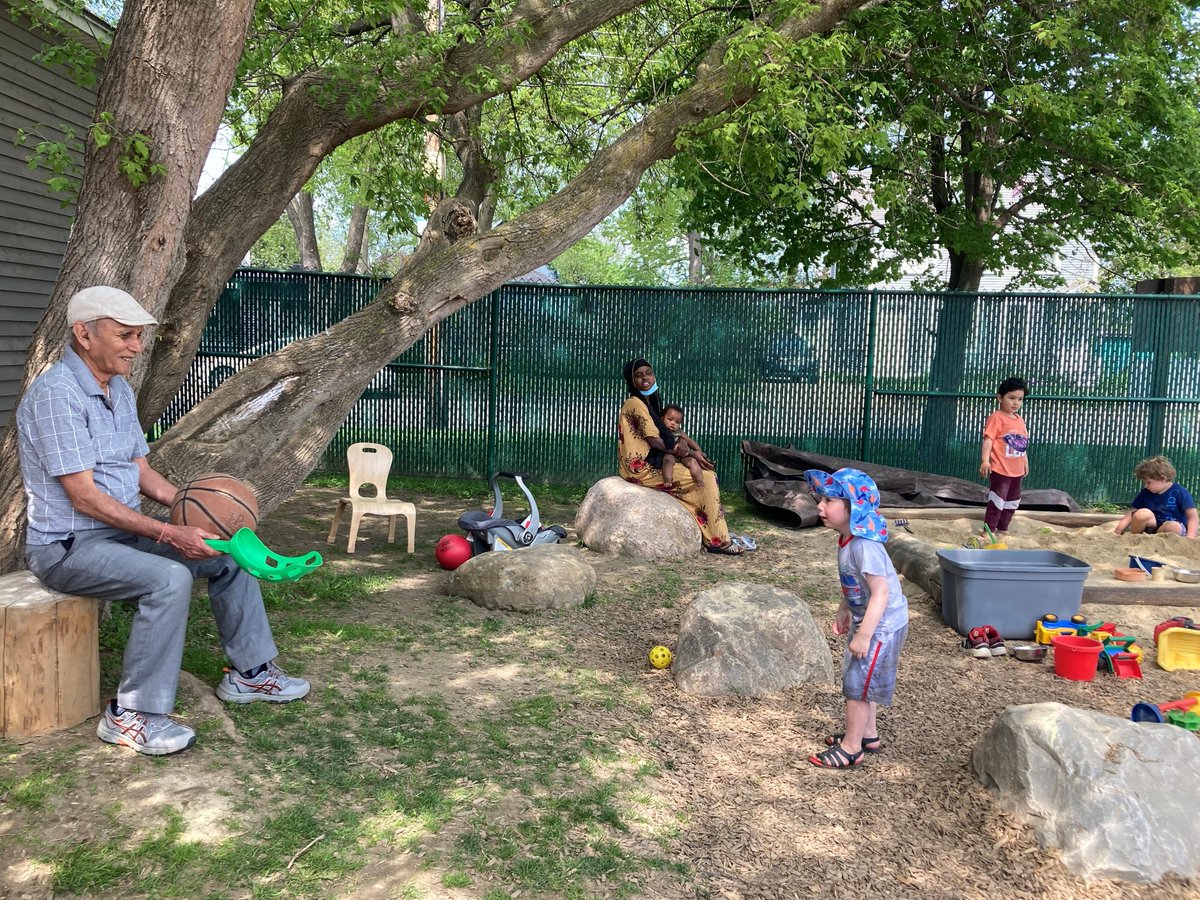 cvheadstart's tweet image. Happy Earth Day! 🌎 Playing outdoors &amp;amp; exploring nature is a great way for kids to learn more about the environment we live in.

There are so many opportunities to spend time outdoors at our Head Start classrooms, Home-Visiting program, and Family Connections program meetups 🌞