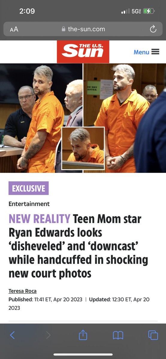 javislips's tweet image. He’s so fine- I’m so sorry 😅