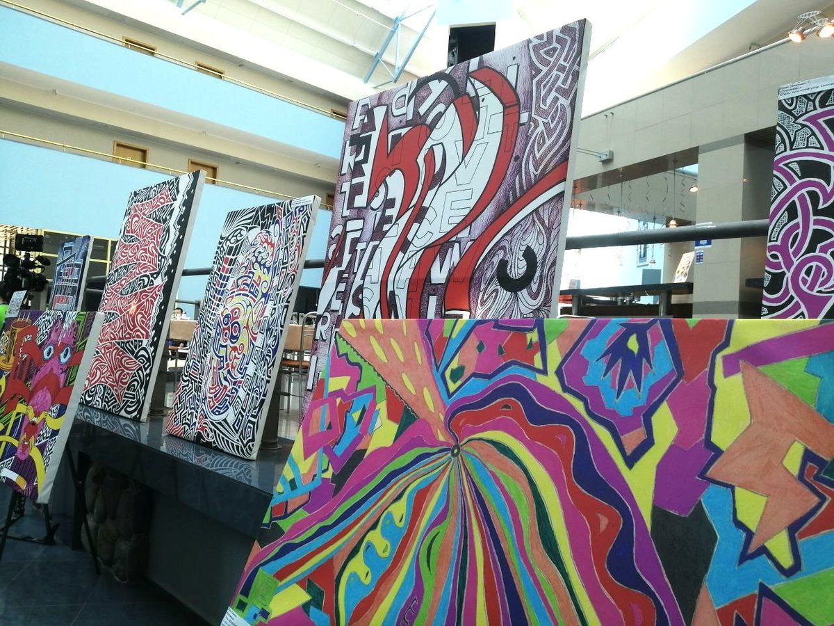 Jerry18Mouse's tweet photo. My next exhibition. They look much better live. But digital transformation fills my art with new meanings. https://t.co/AVCpkEgSqh
#nft #nftfam #nftartist #exhibition #canvas #patterns #cryproart #foundation #futurenft #NFTCommunity #ivan22033 https://t.co/JpWUDFF3k6