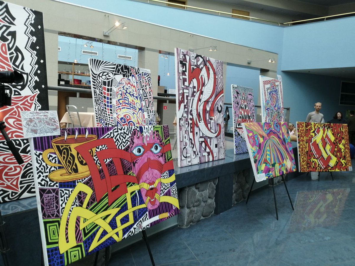 Jerry18Mouse's tweet photo. My next exhibition. They look much better live. But digital transformation fills my art with new meanings. https://t.co/AVCpkEgSqh
#nft #nftfam #nftartist #exhibition #canvas #patterns #cryproart #foundation #futurenft #NFTCommunity #ivan22033 https://t.co/JpWUDFF3k6