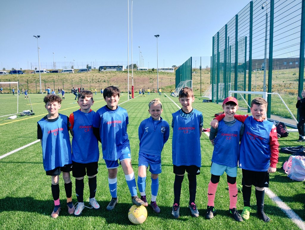 JohnstonPrimary's tweet photo. An excellent day of football for the Pembrokeshire fives tournament at Henry Tudor School. Great sportsmanship and a positive attitude. A special well done to our girls team who won the competition overall and now progress to the next stage! #Johnstonspirit https://t.co/WJ0kDUmeAb