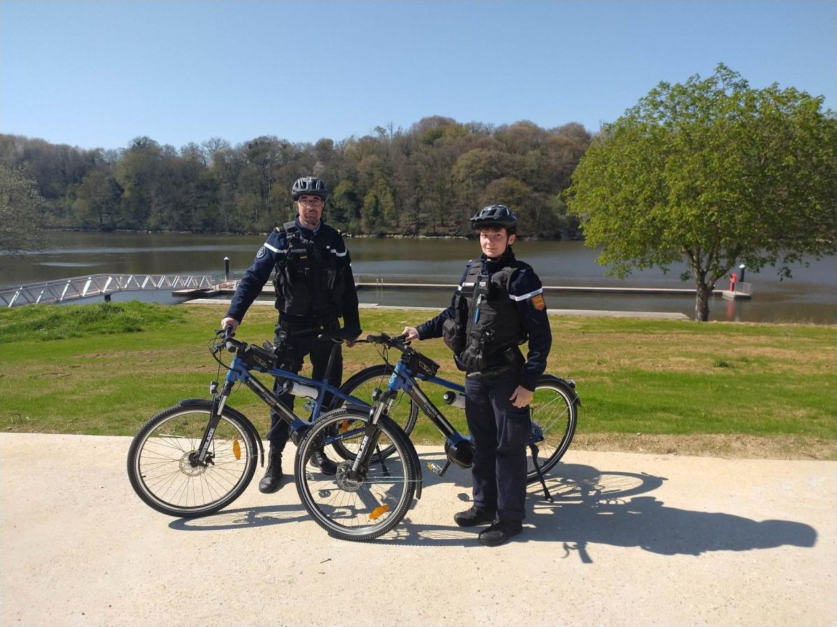 Gendarmerie_061's tweet photo. Comme aujourd'hui autour du lac de #Rabodanges nos patrouilles assurent votre sécurité en tout temps et en tout lieu.
A bientôt de vous croiser sur les beaux chemins de l'#Orne !
#NotreEngagementVotreSécurité https://t.co/RPyekWhmOj