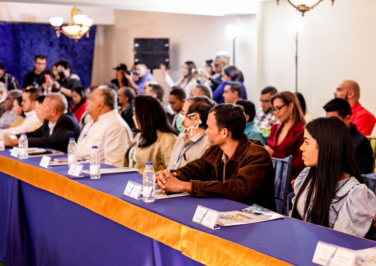 Gabrielasjr's tweet photo. Hoy nace el Consejo Científico de Falcón de la mano @GobVictorClark y representantes de las Universidades, Centros de Investigación, Industrias para promover las capacidades técnicas y productivas, garantizando la innovación como respuesta a las necesidades locales y nacionales. https://t.co/Ro3TyDzvjt