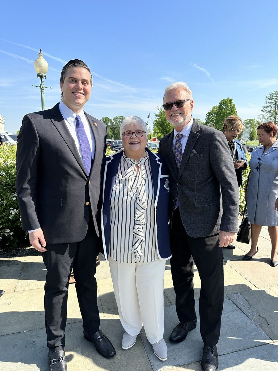 LefrancFortuno's tweet image. 🚨Hoy se radicó el “Puerto Rico Status Act” en el Congreso 118, el proyecto de ley de consenso que dará paso a abrir la discusión del estatus en la Cámara Federal.

¡Nunca dejaremos de luchar por la igualdad plena que solo se consigue con la estadidad! #EstadidadYa #PR51 🇺🇸