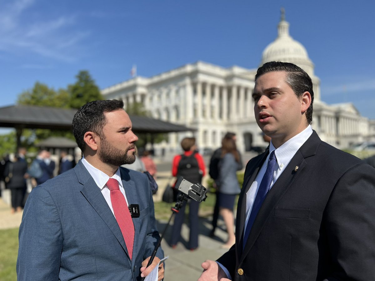 LefrancFortuno's tweet image. 🚨Hoy se radicó el “Puerto Rico Status Act” en el Congreso 118, el proyecto de ley de consenso que dará paso a abrir la discusión del estatus en la Cámara Federal.

¡Nunca dejaremos de luchar por la igualdad plena que solo se consigue con la estadidad! #EstadidadYa #PR51 🇺🇸