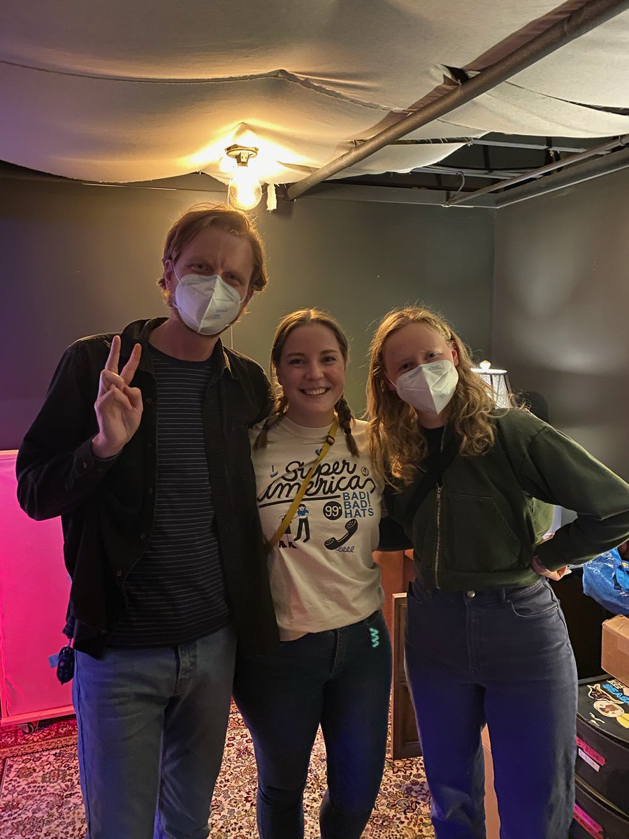 TayK_FBX's tweet photo. Saw the @BadBadHats last night and my heart is just so happy ❤️❤️❤️ https://t.co/7q5FWdkmEG